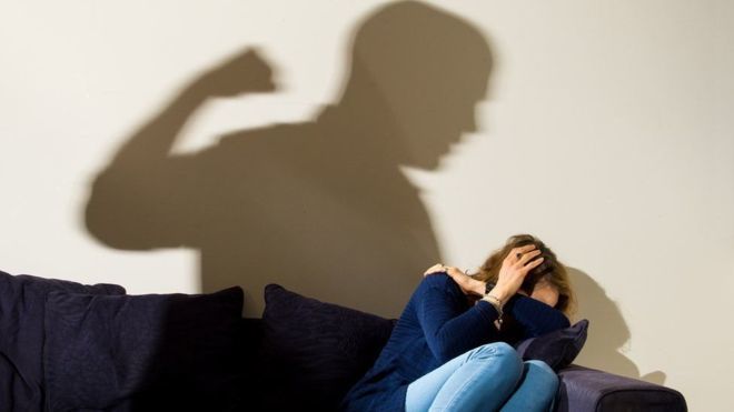 Насилие в семье: способы проявления и как бороться?